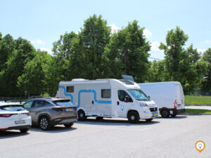 Onze camper op de camperplaats in Turjak