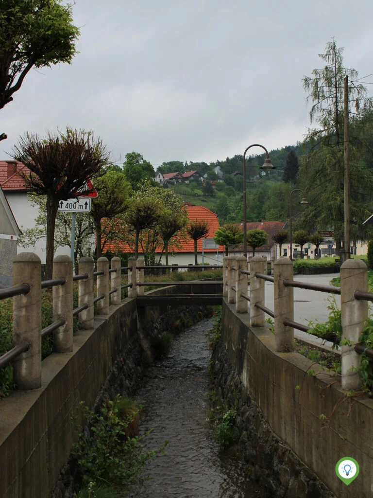 Riviertje wat door het plaatsje Ruše loopt