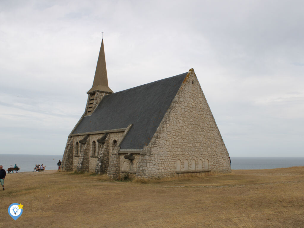 De kapel Notre dame de la Garde in Étretat