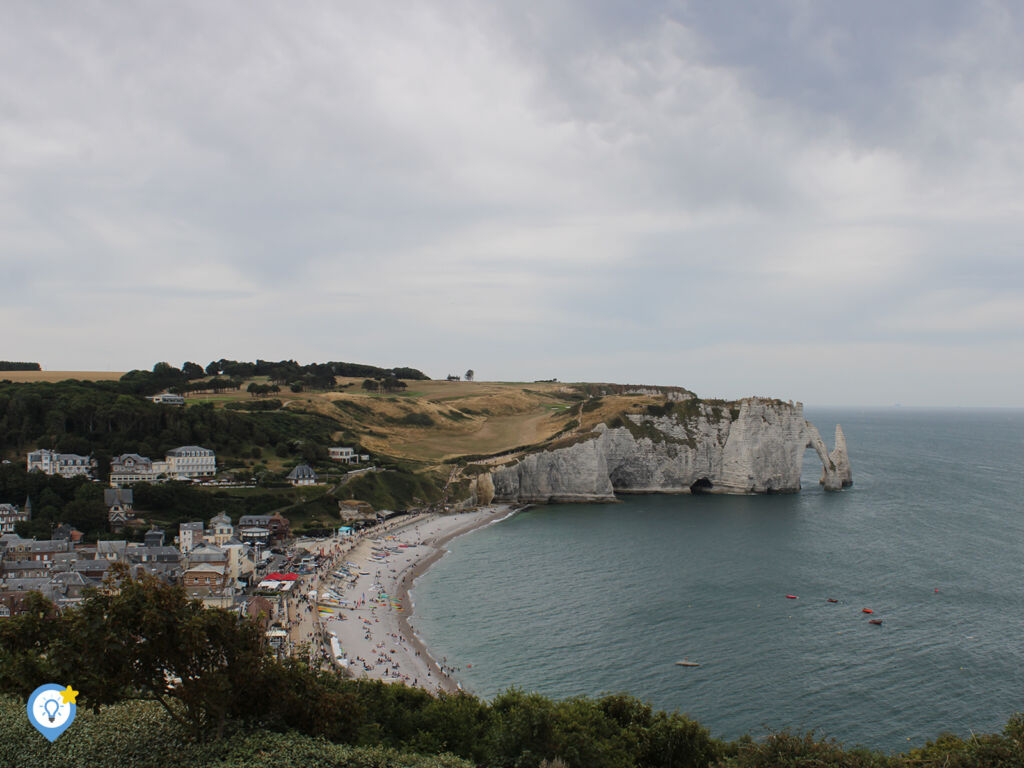 Uitzicht vanaf de ene kant in Étretat