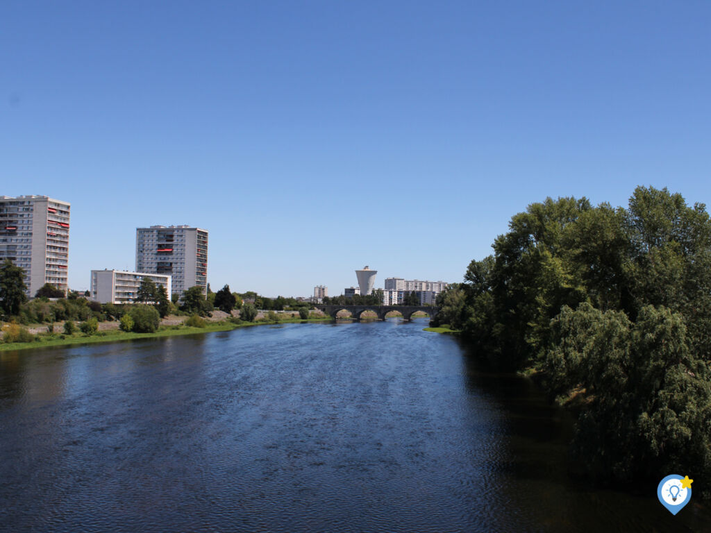 De rivier die door Tours loopt